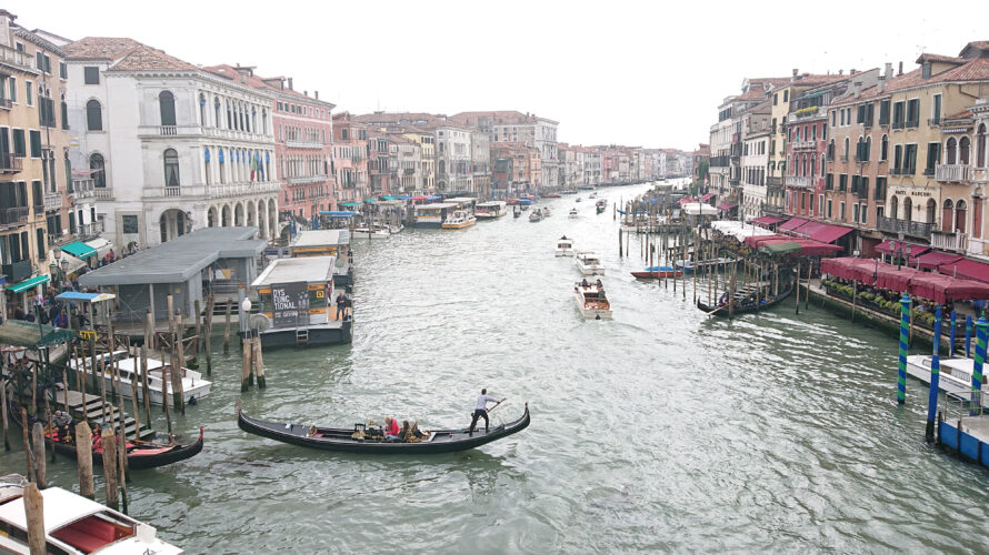「水の都」ベネチアオススメ観光ルート・ゴンドラ乗船体験